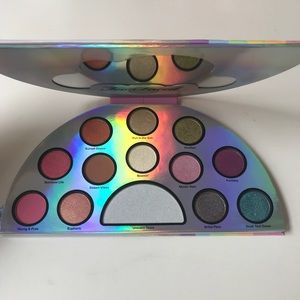 Too Faced Life’s a Festival Eye Pallet 🦄